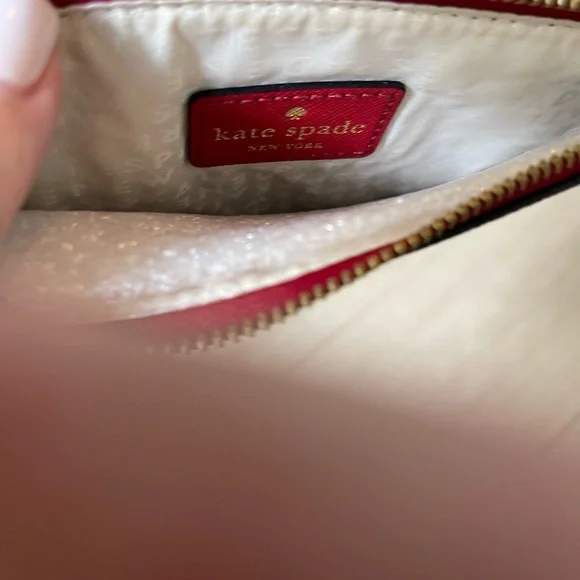 Kate Spade Mika’s Pond pillbox red. NWT - Picture 4 of 4